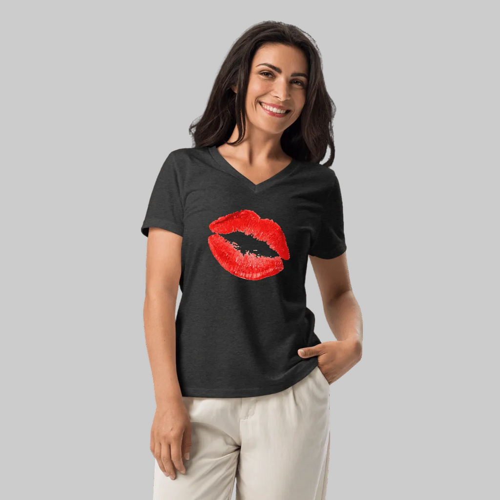 Woman wearing Lipstick Kiss Tee with white trousers